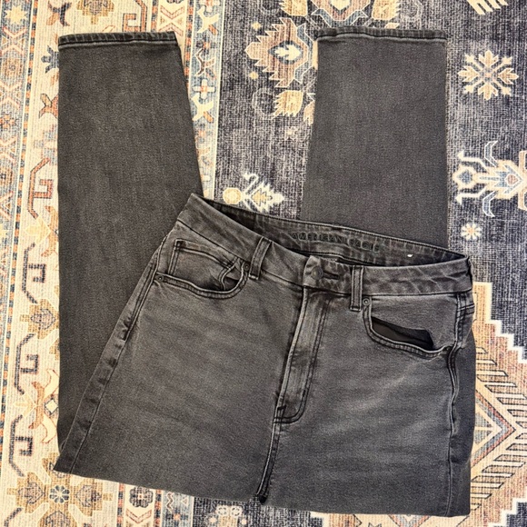 American Eagle Faded Black Denim Straight Stretch Jeans Women’s Size 6 Short - Picture 1 of 10